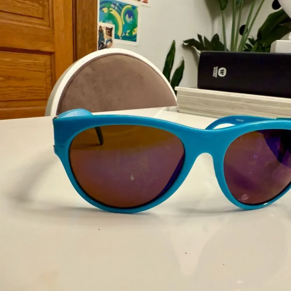Super Cool True Vintage 1970s Neon Aqua 3D Geometric Ribbed Texture Sunglasses